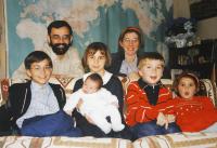 1996 - Roland Groz and his family in Lannion, France.jpg 8.1K
